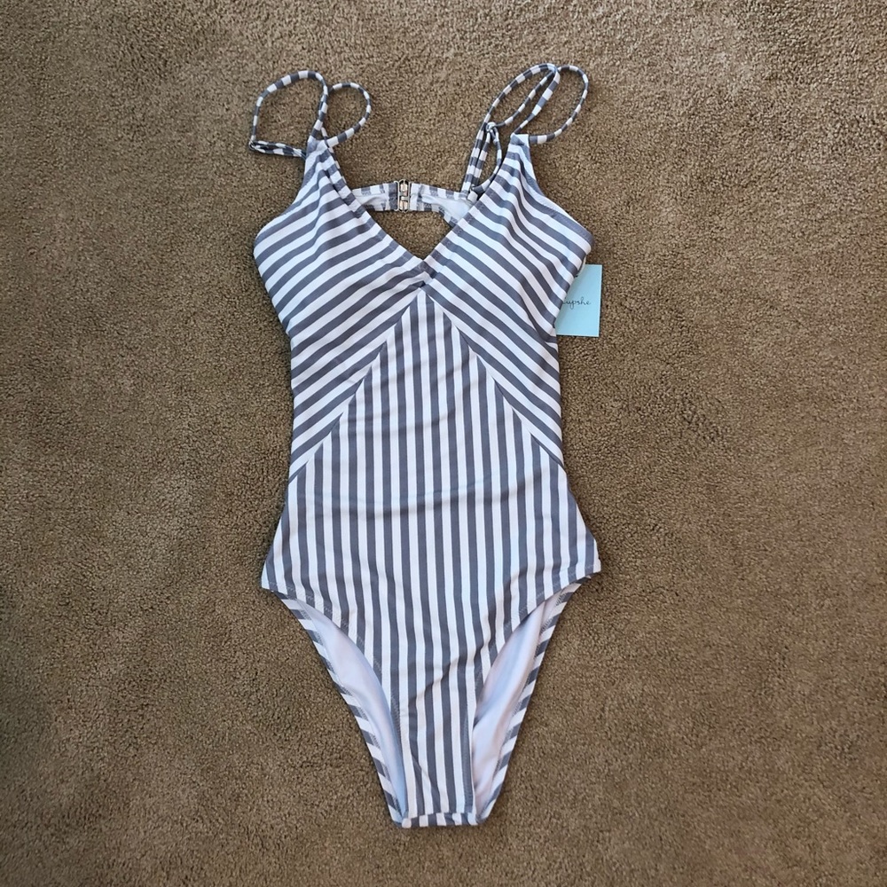 One Piece Bathing Suit with Back Cutout
